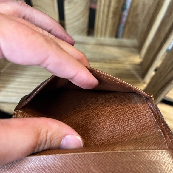 Louis Vuitton Dark Brown Monogram bi-fold wallet EUC - Picture 9 of 10